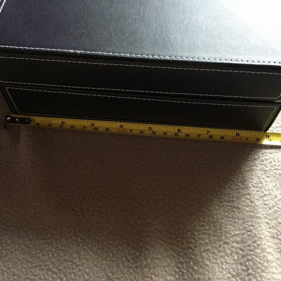 Never used, beautiful box wine opener and accessories - Picture 5 of 5